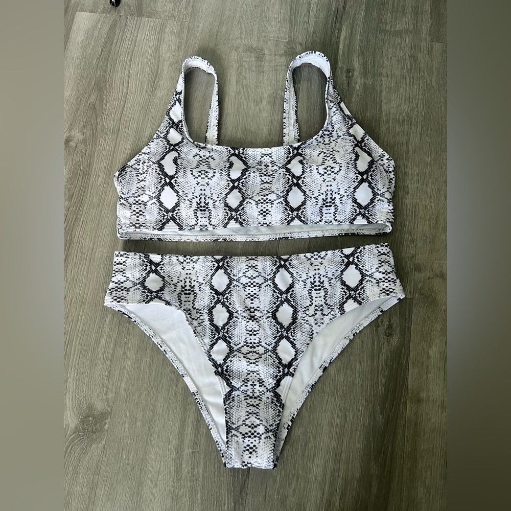 Black and white SHEIN Bikini